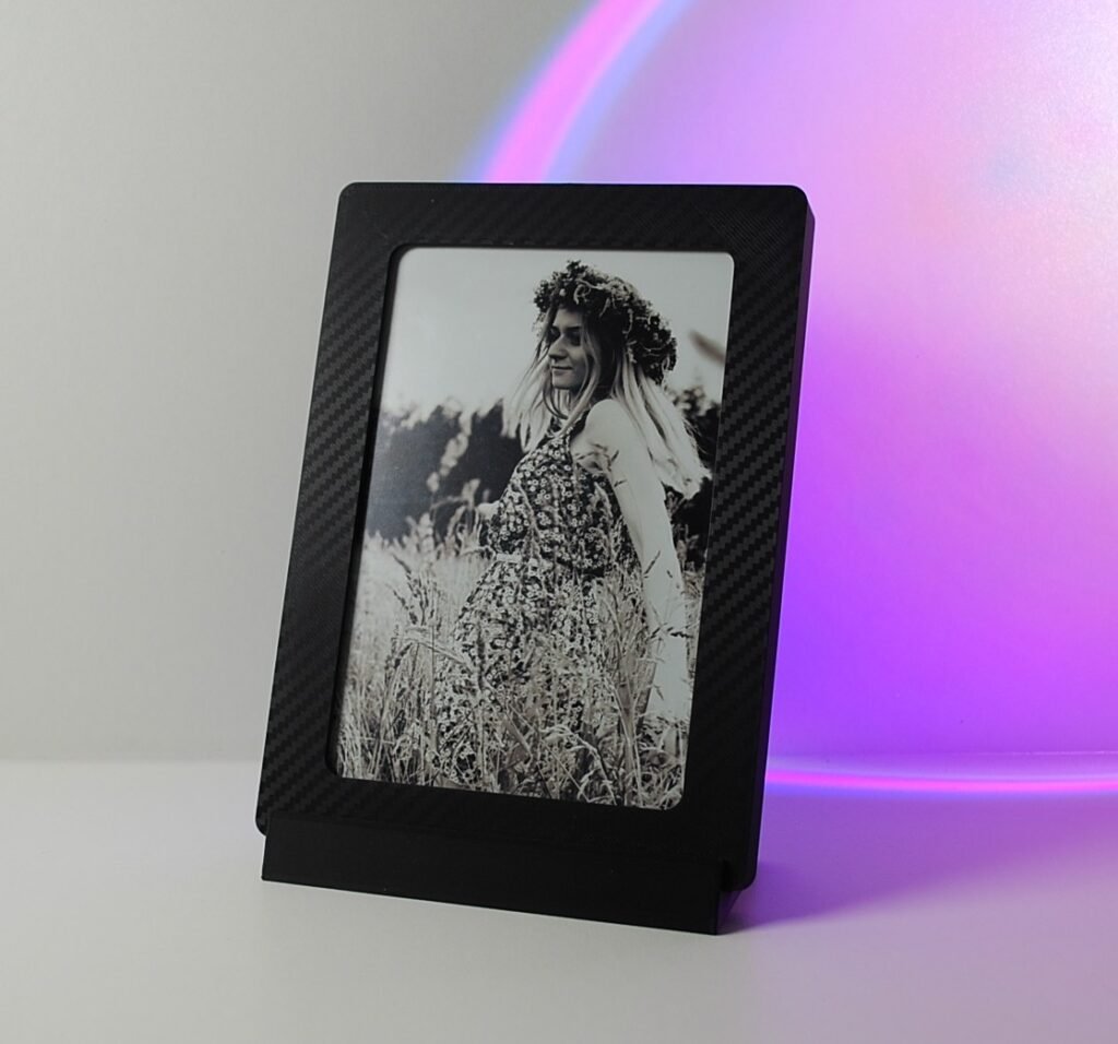 Melns carbon foto rāmītis 10x15 cm fotogrāfijām – galvenais skats