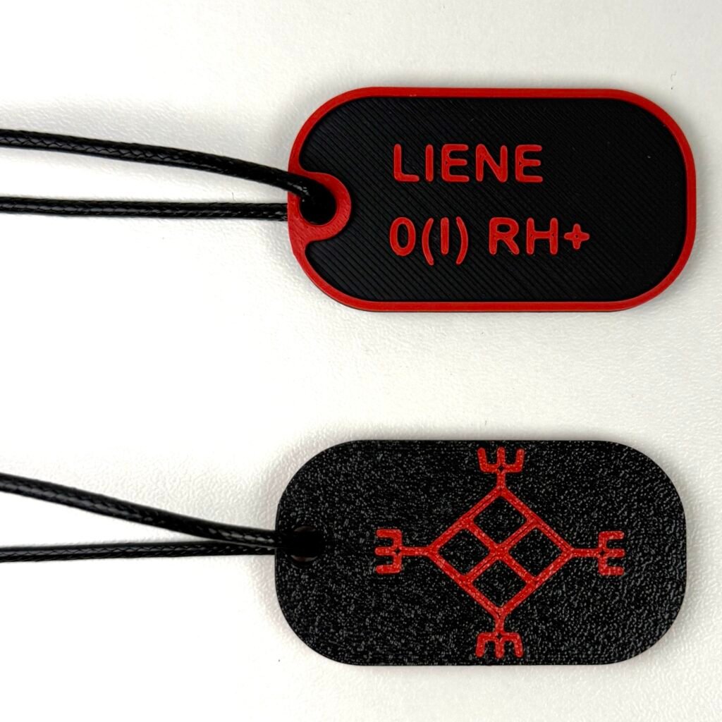 Personalizēts Saules zīmes žetons ar ādas auklu