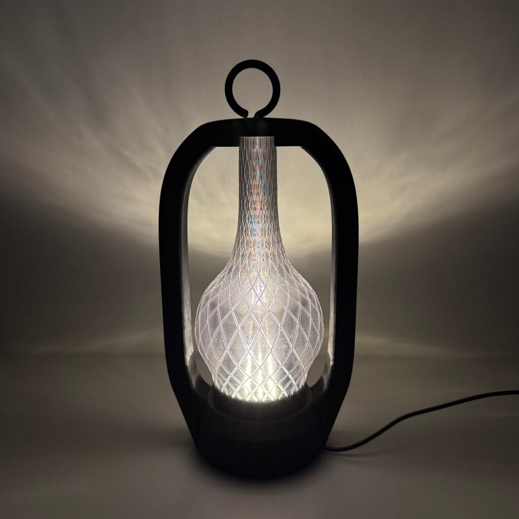 Ieslēgta dekoratīva LED lampa senlaicīgas gāzes lampas formā